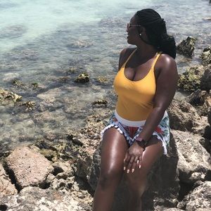 Meet your Posher, Lauren